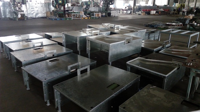 egg collect table.jpg